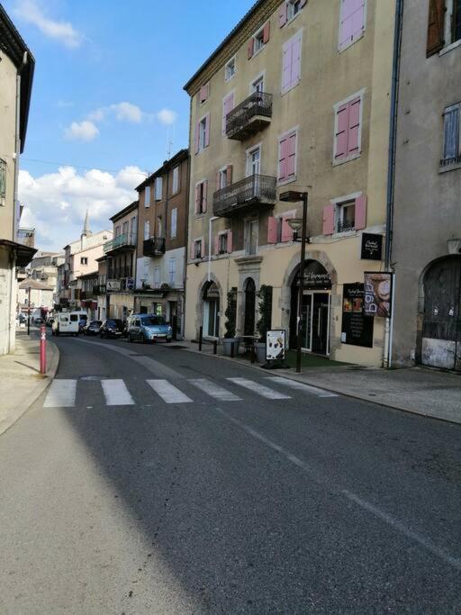 Joyeuse, Superbe Appartement D'Environs 30M2. ภายนอก รูปภาพ