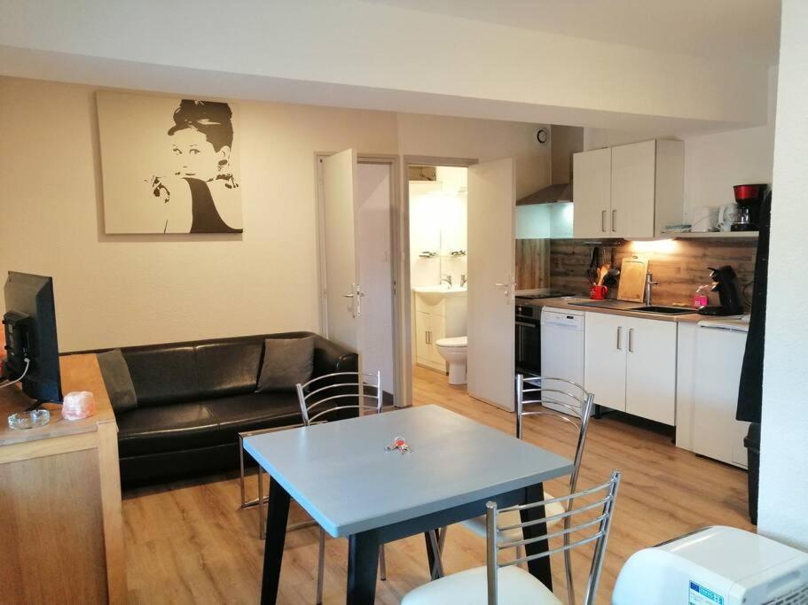 Joyeuse, Superbe Appartement D'Environs 30M2. ภายนอก รูปภาพ